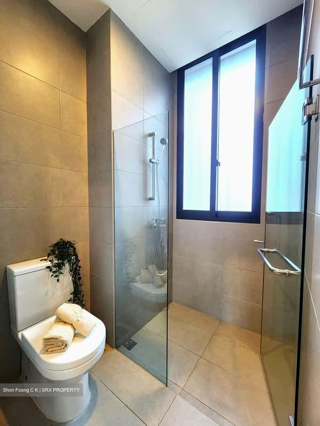 Senyum Residences (D14), Terrace #592292671